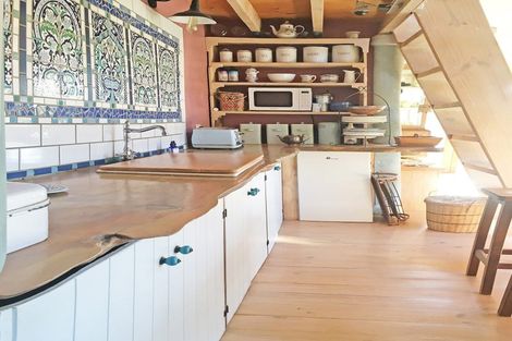 Photo of property in 76 Top Town Place, Coromandel, 3506