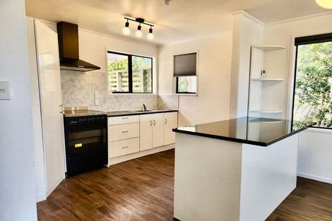 Photo of property in 87 Solar Road, Glen Eden, Auckland, 0602
