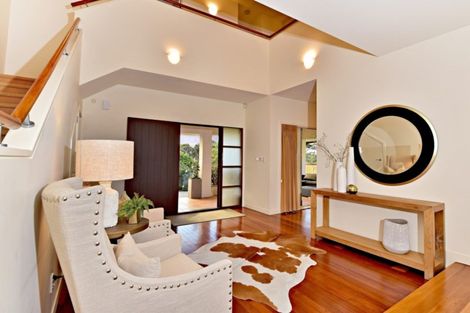 Photo of property in 25 Sylvan Avenue, Northcote, Auckland, 0627