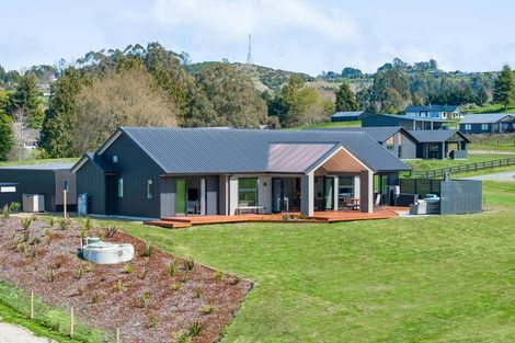 Photo of property in 5 Vickers Way, Acacia Bay, Taupo, 3385