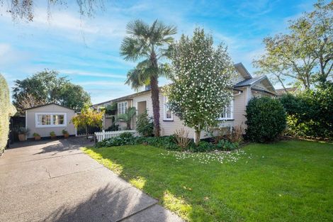 Photo of property in 900 Caroline Road, Mayfair, Hastings, 4122