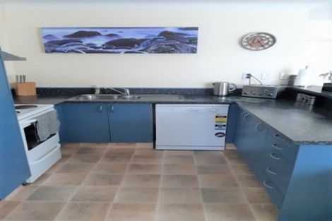 Photo of property in 11 Thornlea Drive, Welcome Bay, Tauranga, 3112