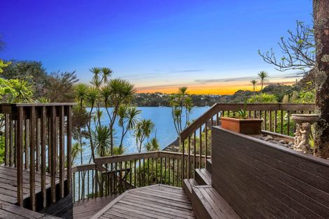 Photo of property in 2/102 Queen Street, Northcote Point, Auckland, 0627