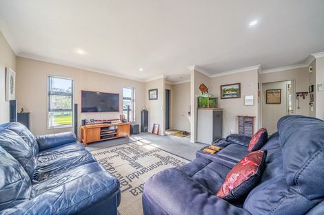 Photo of property in 5 Poppy Watts Grove, Stokes Valley, Lower Hutt, 5019