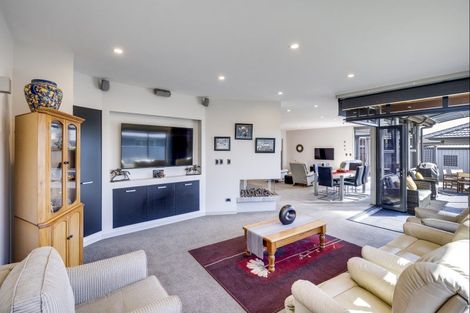 Photo of property in 17 Bourke Place, Havelock North, 4130