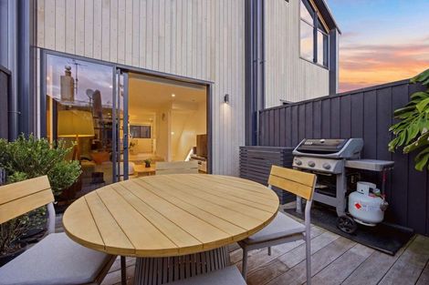 Photo of property in 5/47 Taipari Road, Te Atatu Peninsula, Auckland, 0610