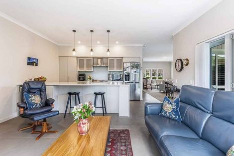 Photo of property in 20 Kensington Drive, Orewa, 0931