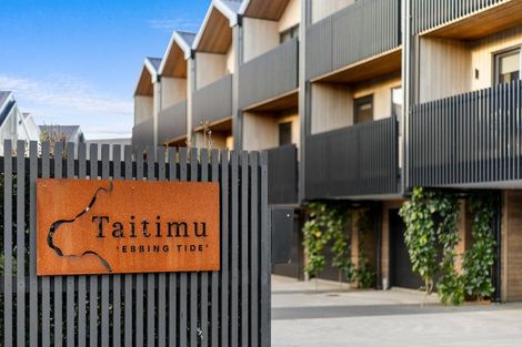 Photo of property in 5/47 Taipari Road, Te Atatu Peninsula, Auckland, 0610