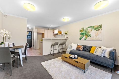 Photo of property in 30/5 Carolina Place, Albany, Auckland, 0632