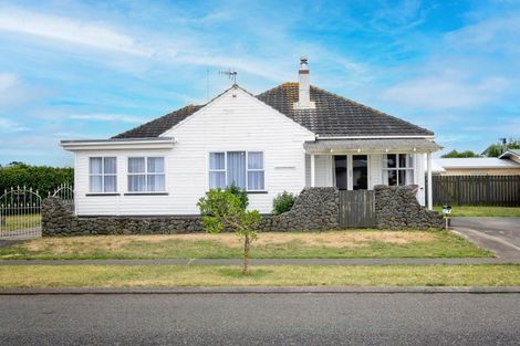 Photo of property in 4 Van Asch Road, Haumoana, 4102