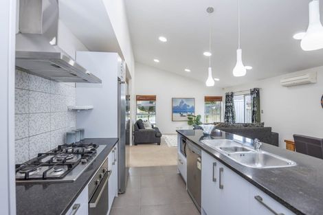 Photo of property in 33 Chadwick Place, Rototuna North, Hamilton, 3210