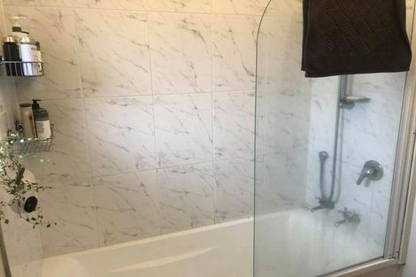 Photo of property in 15 Karamu Street, Te Atatu Peninsula, Auckland, 0610