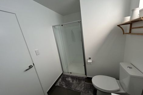 Photo of property in 5/15 Chivalry Road, Glenfield, Auckland, 0629