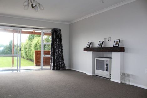 Photo of property in 6 Church Street, Winton, 9720