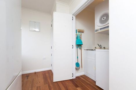 Photo of property in 17 York Crescent, Westown, New Plymouth, 4310