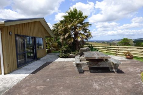 Photo of property in 462 Franklin Road, Paparoa, 0571