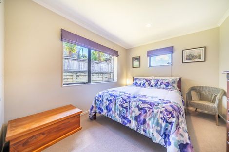 Photo of property in 4 Aragon Grove, Kingsley Heights, Upper Hutt, 5018
