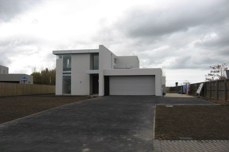 Photo of property in 5 Taunton Green, Papanui, Christchurch, 8052