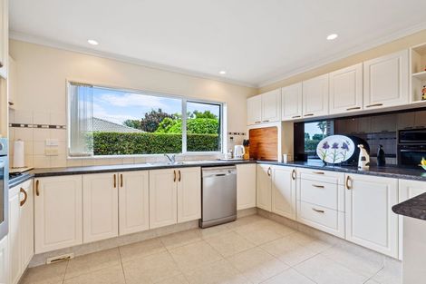 Photo of property in 15 Bermuda Place, One Tree Point, 0118