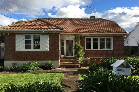 Photo of property in 13 Massey Avenue, Greenlane, Auckland, 1061