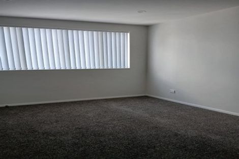 Photo of property in 2/44 Everglade Drive, Goodwood Heights, Auckland, 2105