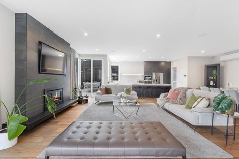 Photo of property in 62 Armstrong Farm Drive, East Tamaki Heights, Auckland, 2016