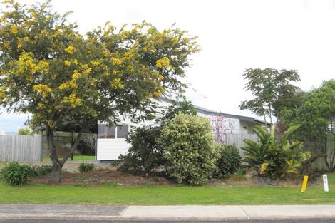 Photo of property in 28 Whitby Avenue, Whitianga, 3510