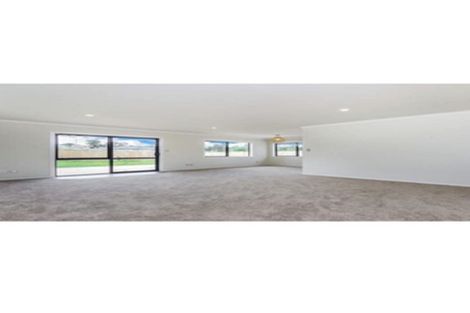 Photo of property in 35b Awaroa Road, Sunnyvale, Auckland, 0612