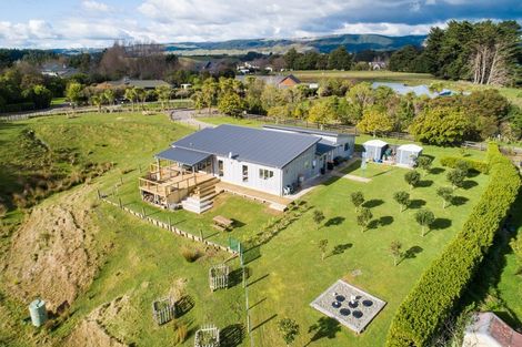 Photo of property in 74 Polson Hill Drive, Aokautere, Palmerston North, 4471