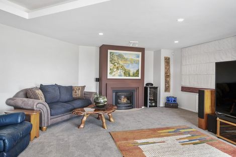 Photo of property in 2/164 Aberdeen Road, Campbells Bay, Auckland, 0620