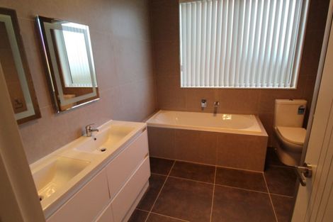 Photo of property in 7 Grove Way, Riverhead, 0820