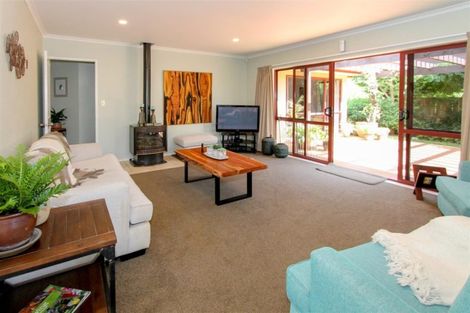 Photo of property in 17 Frame Place, Owhata, Rotorua, 3010