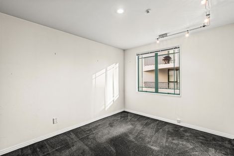 Photo of property in Regent Courts, 2/75 Gloucester Street, Christchurch Central, Christchurch, 8013