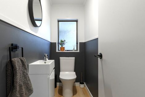 Photo of property in 129a Hinewa Road, Otumoetai, Tauranga, 3110