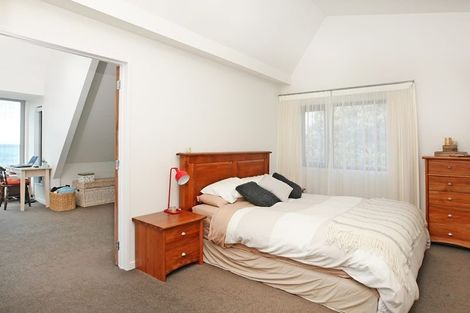 Photo of property in 150 The Esplanade, Houghton Bay, Wellington, 6023