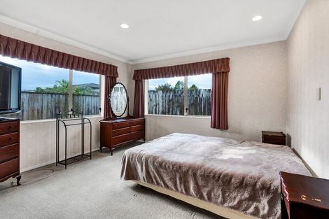 Photo of property in 1/9 Waiwera Place, Merrilands, New Plymouth, 4312