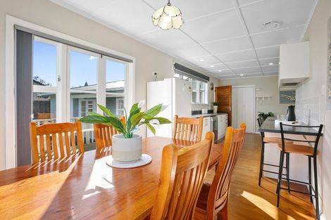 Photo of property in 52 Williams Street, Cambridge, 3434