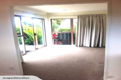 Photo of property in 2/230 Point Chevalier Road, Point Chevalier, Auckland, 1022