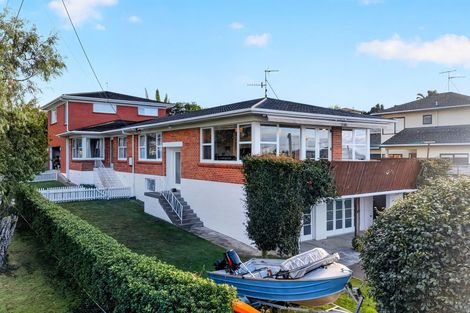 Photo of property in 1/2 Tye Road, Hillcrest, Auckland, 0627