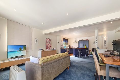 Photo of property in 7f Austin Street, Mount Victoria, Wellington, 6011