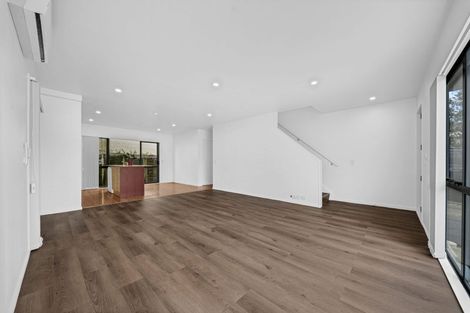 Photo of property in 19 Rakich Place, Henderson, Auckland, 0612