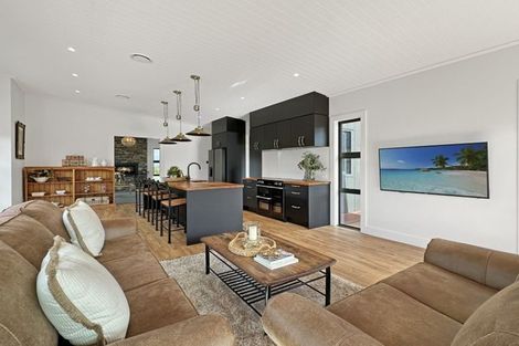 Photo of property in 8 Broadleaf Way, Kinloch, Taupo, 3377