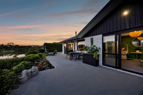 Photo of property in 6 Aytoun Street, Opunake, 4616