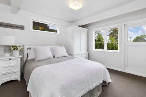 Photo of property in 28 Hanlon Crescent, Narrow Neck, Auckland, 0624