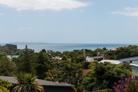 Photo of property in 3 Mizpah Road, Waiake, Auckland, 0630