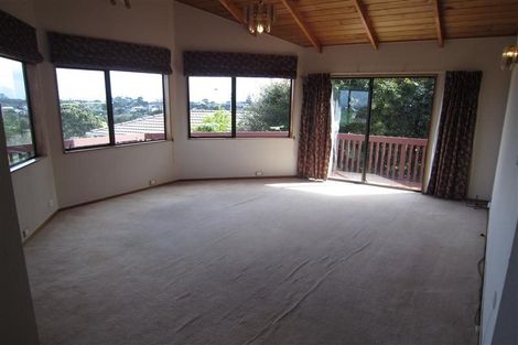 Photo of property in 53 Chelsea View Drive, Chatswood, Auckland, 0626