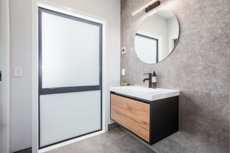 Photo of property in 9b Saint Ives Drive, Camborne, Porirua, 5026