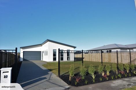 Photo of property in 32 Kingsbridge West, Burwood, Christchurch, 8083