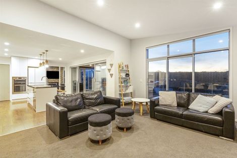 Photo of property in 78 Queen Charlotte Drive, Aotea, Porirua, 5024