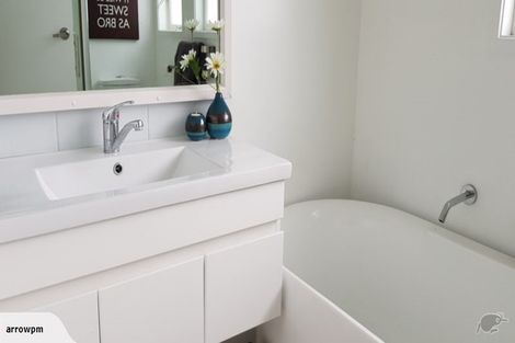 Photo of property in 1/58 Girrahween Drive, Totara Vale, Auckland, 0629